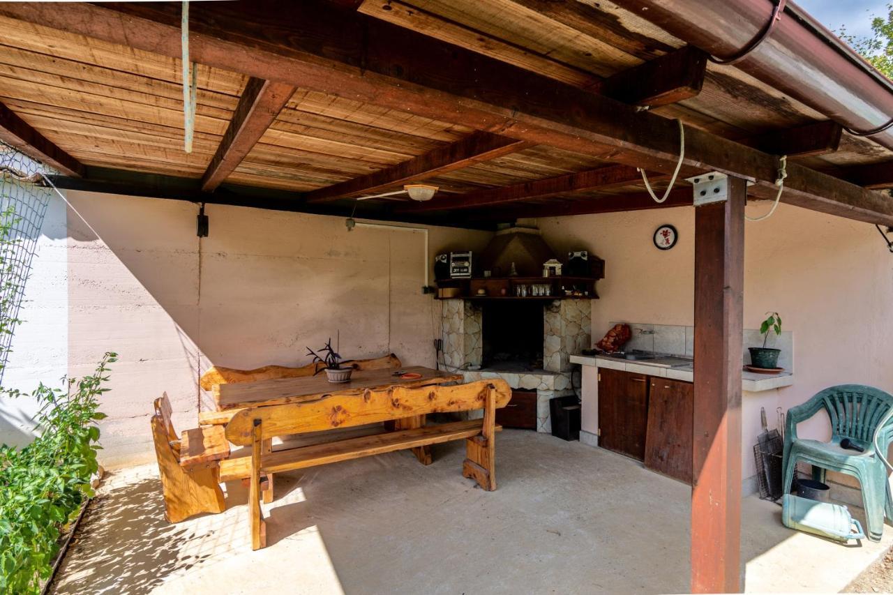Apartment Buzet 17562A Bagian luar foto