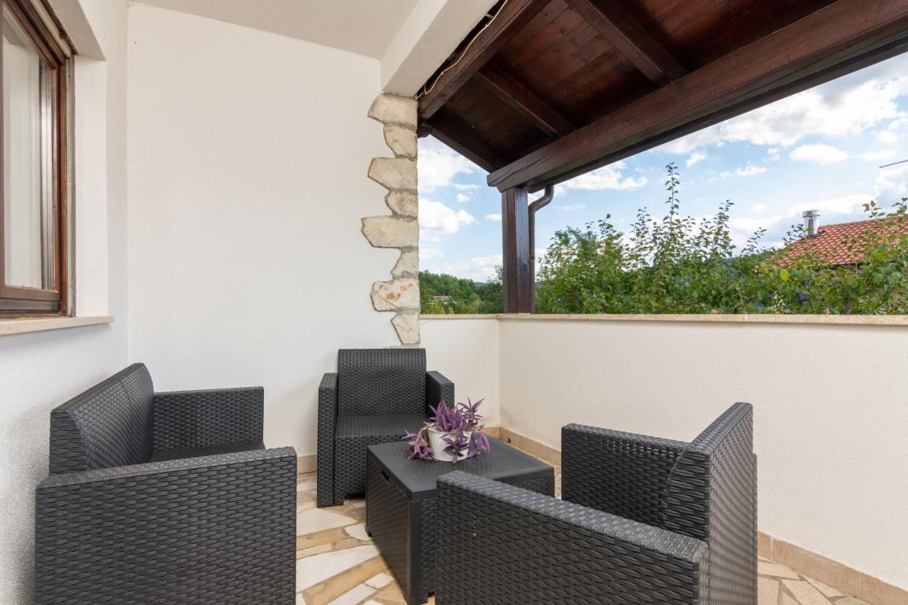 Apartment Buzet 17562A Bagian luar foto